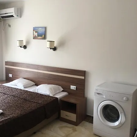 Hotel Flower Street 4*
